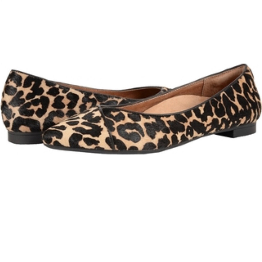 Vionic calf hair leopard flats-NEW Size 8.5